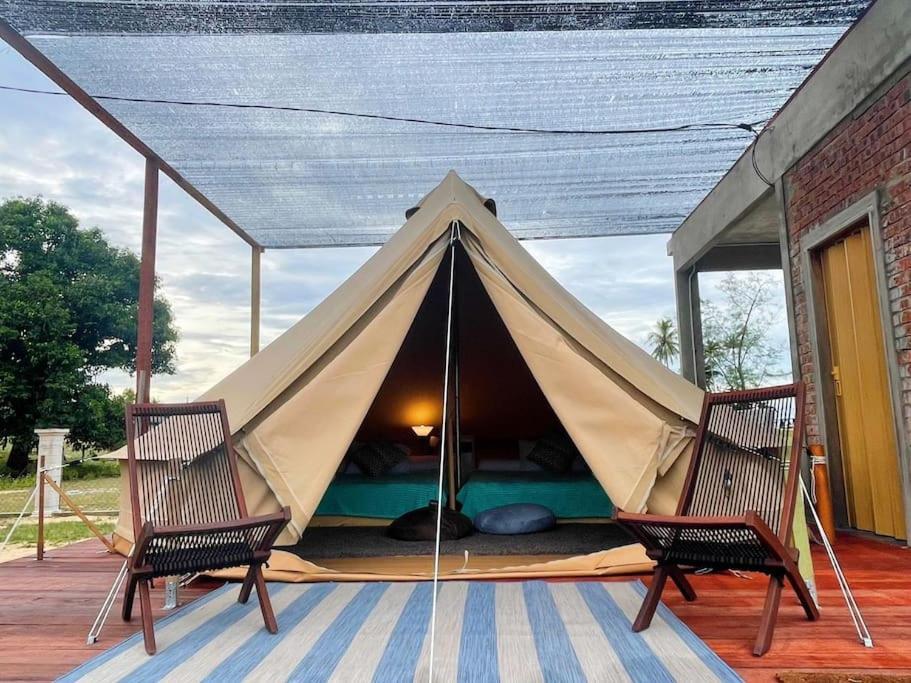 Rembulan Escape Bell Tent 2 Kampung Penarik Luaran gambar