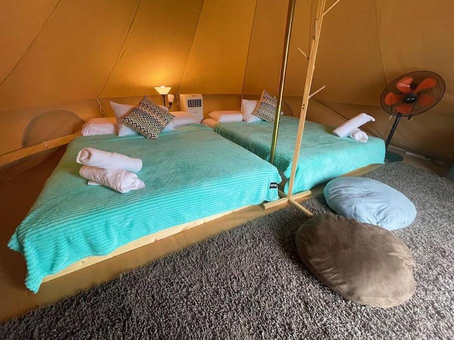 Rembulan Escape Bell Tent 2 Kampung Penarik Luaran gambar