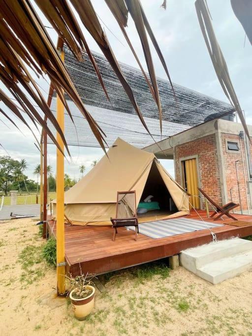 Rembulan Escape Bell Tent 2 Kampung Penarik Luaran gambar
