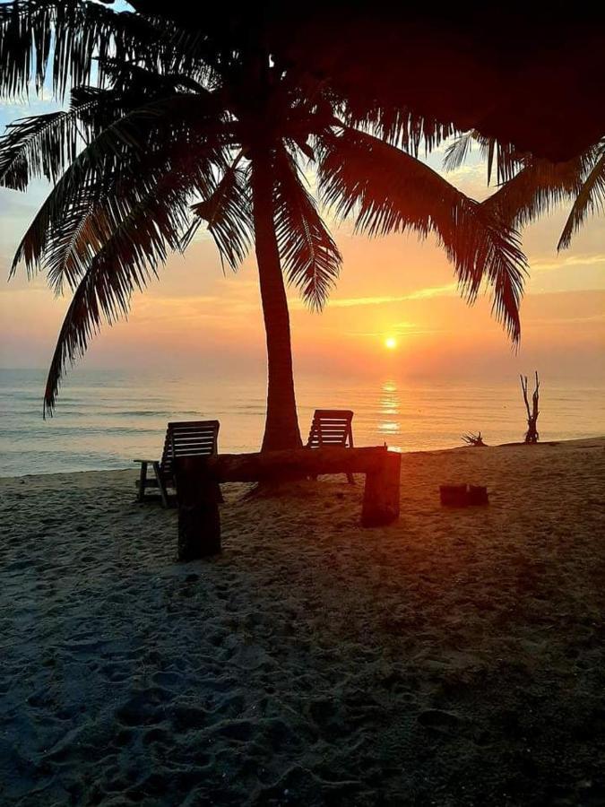 Rembulan Escape Bell Tent 2 Kampung Penarik Luaran gambar
